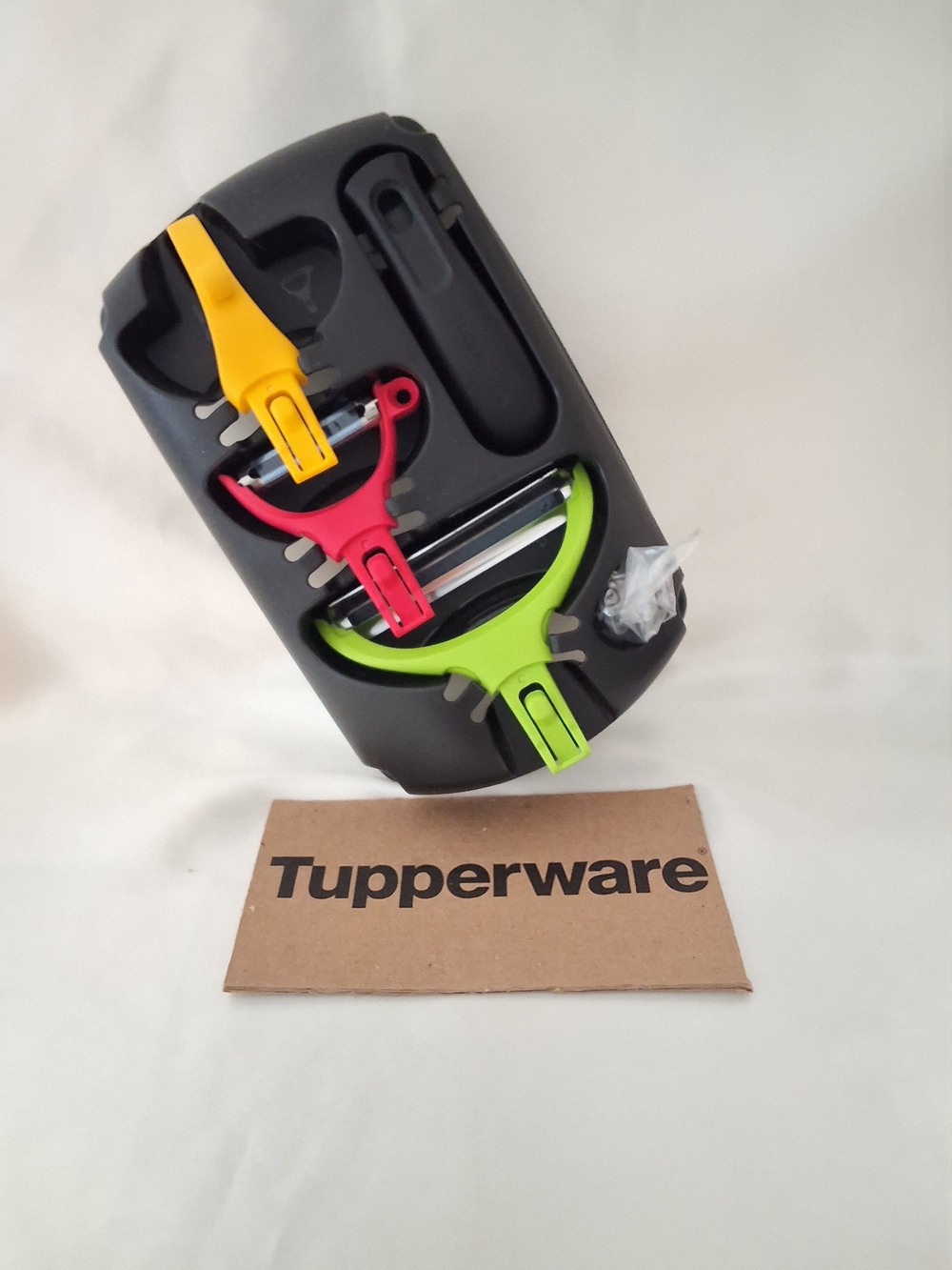 Tupperware Click Series Peeler Set